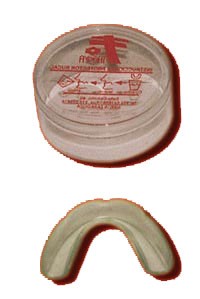 Protector bucal sencillo infantil moldeable de silicona con caja