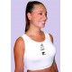 Top femenino de karate sin protección.
