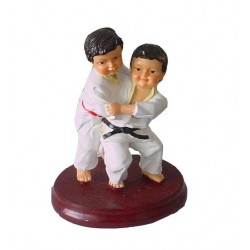 Figura de judokas en posición O-Goshi.