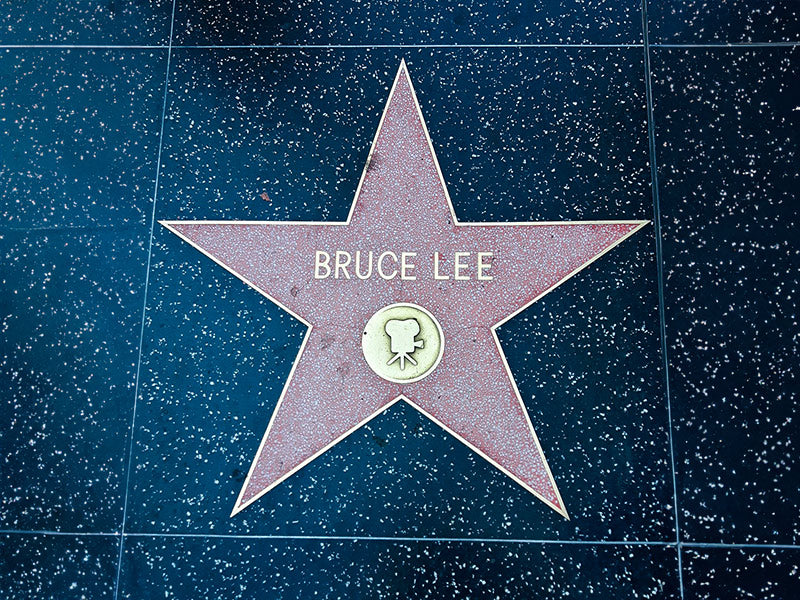 estrella de Bruce Lee en el paseo de la fama de Hollywood