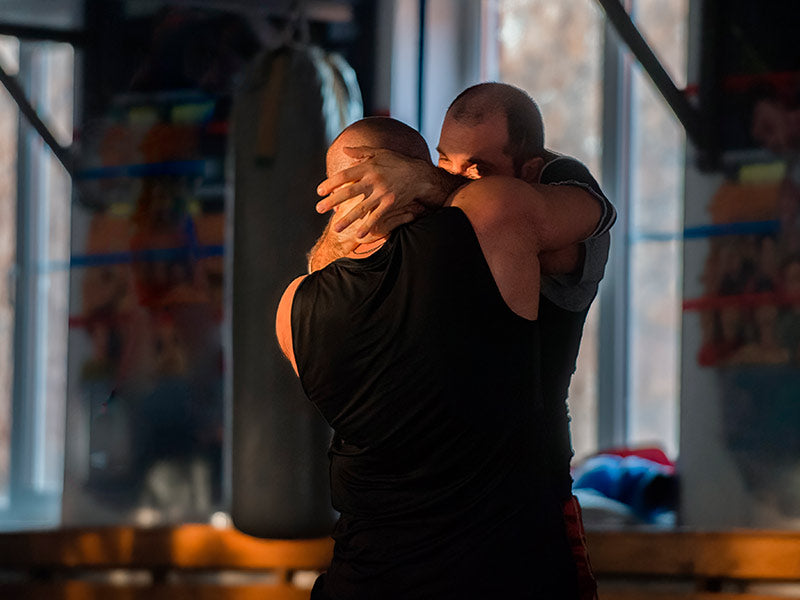 Dos hombres practicando wing chun