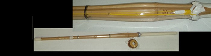 Dobari de bambu con tsuba.
