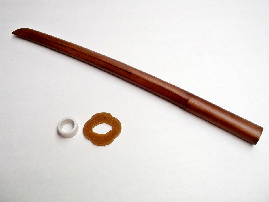 Kodachi de roble marrón con tsuba