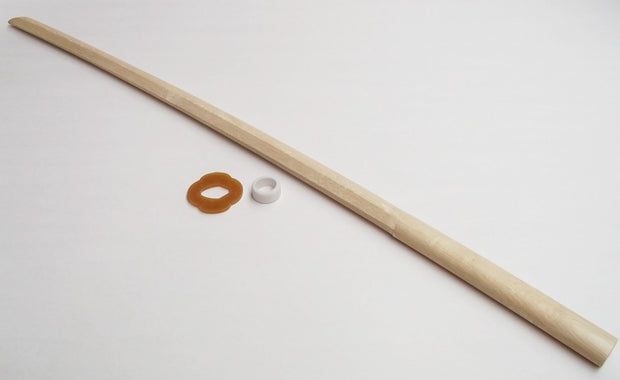 Bokken bambú con tsuba.
