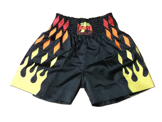 Pantalón Thai Boxing de saten negro con llamas.