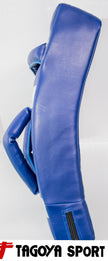 Escudo curvado para patadas con triple agarre, PVC resistente